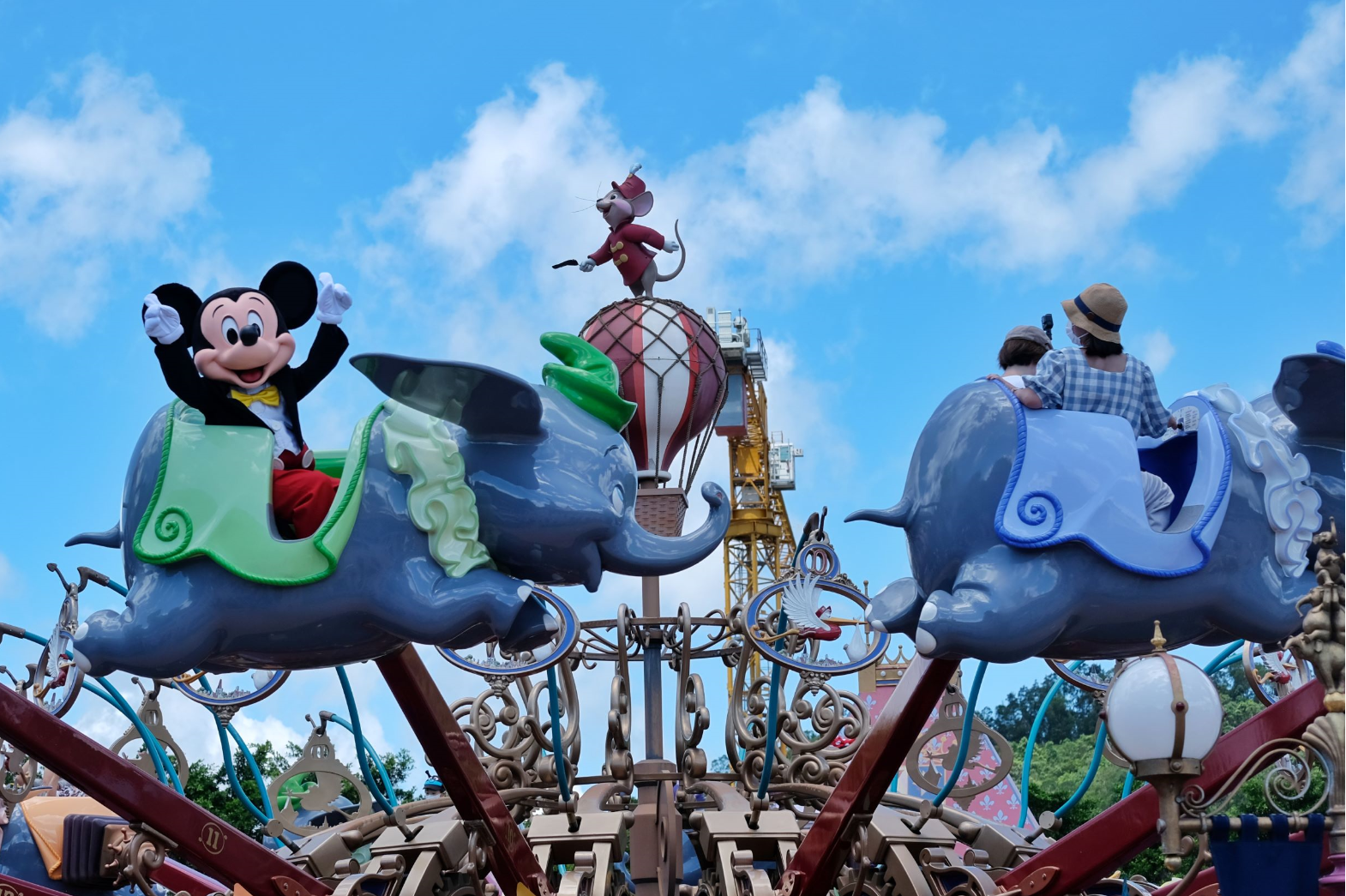 因應疫情封閉近5個月的迪士尼樂園今天（18日）重開。（點新聞記者麥鈞傑攝）