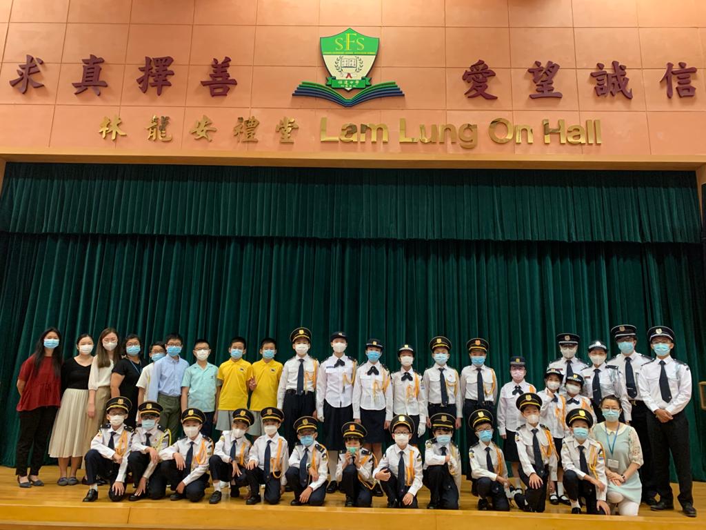 位於油塘的福建中學附屬學校今日上午舉行升旗禮。（受訪者供圖）