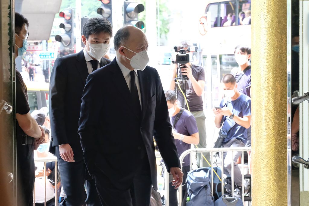 霍英東集團行政總裁霍震寰及兒子。（點新聞記者麥鈞傑攝）