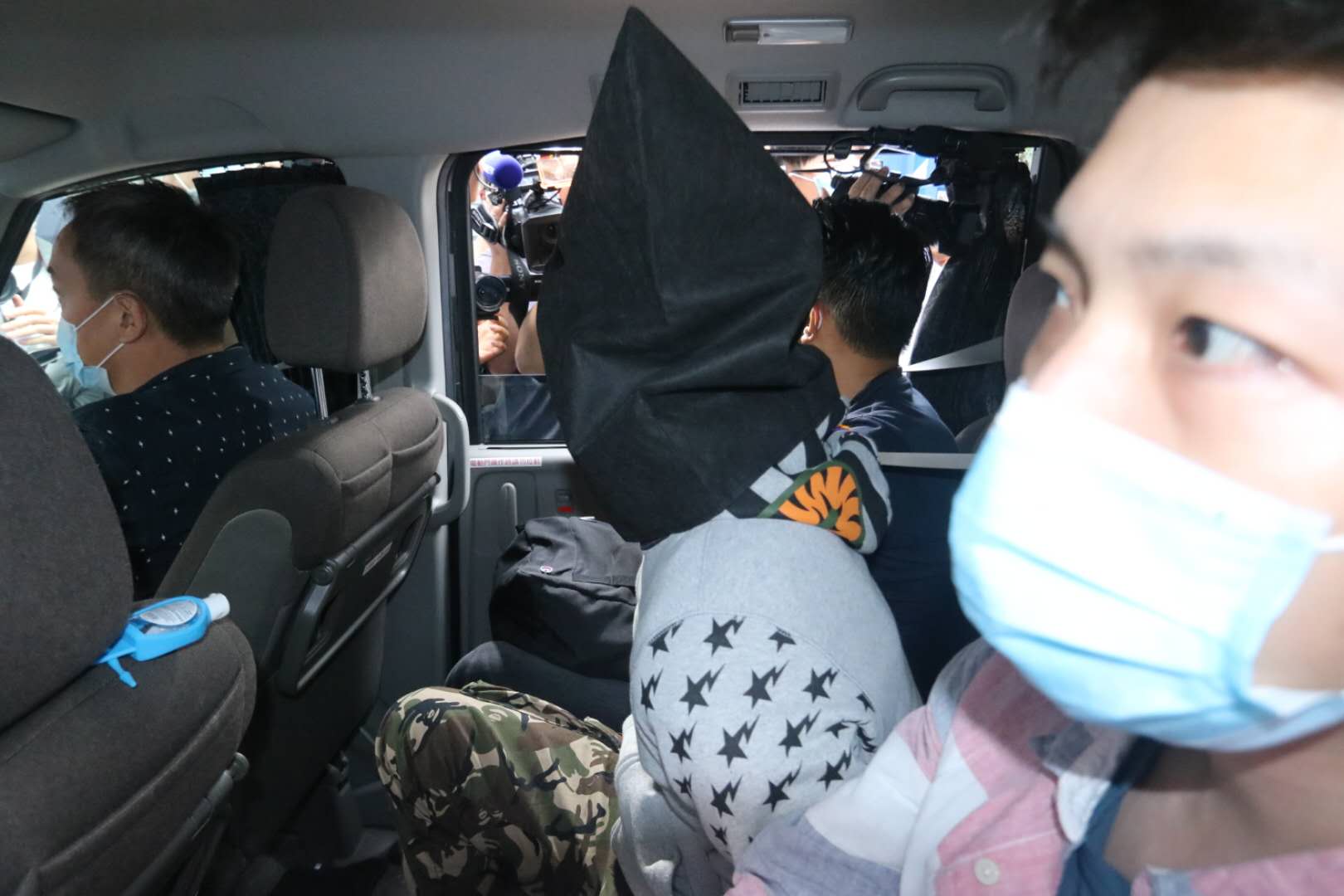 被捕者中有人從中獲利超過2500萬港元。（點新聞記者攝）